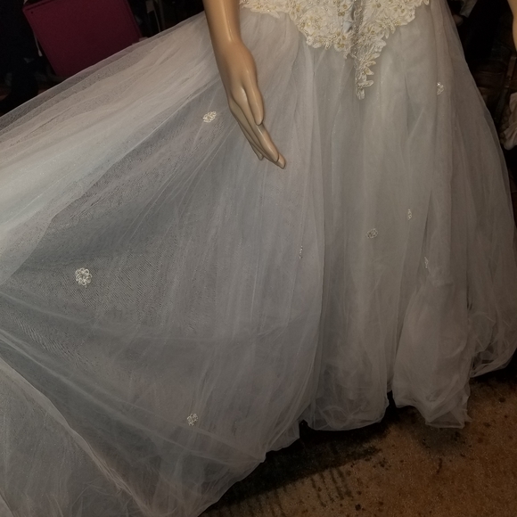 Wedding Gown - Picture 4 of 4